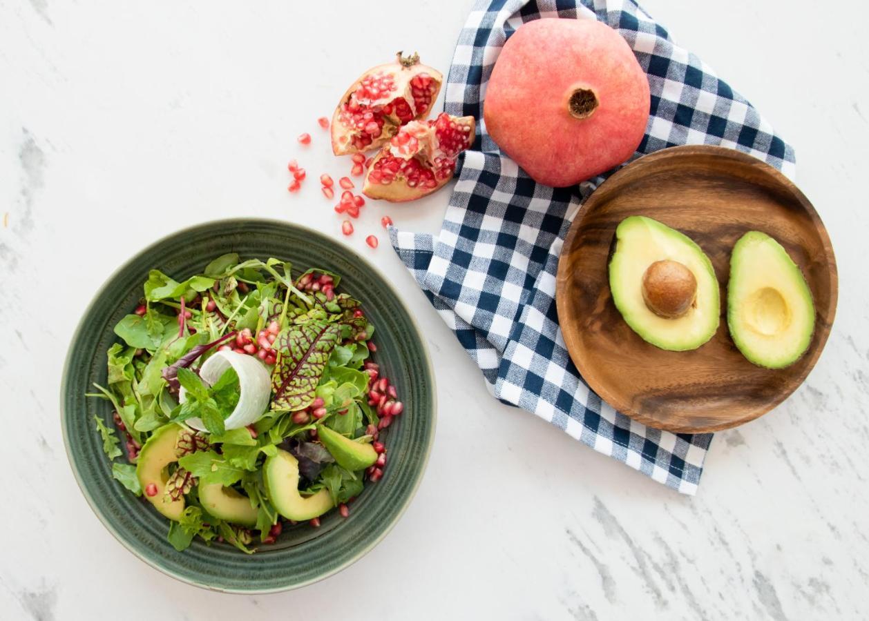 Swissotel Living Jeddah Ngoại thất bức ảnh A salad with pomegranate seeds