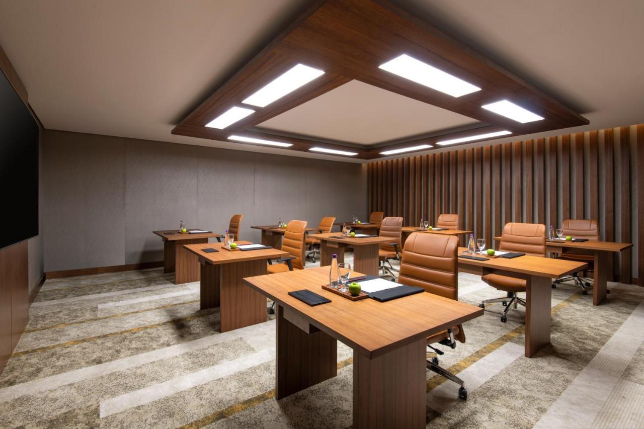 Swissotel Living Jeddah Ngoại thất bức ảnh Meeting room at the hotel