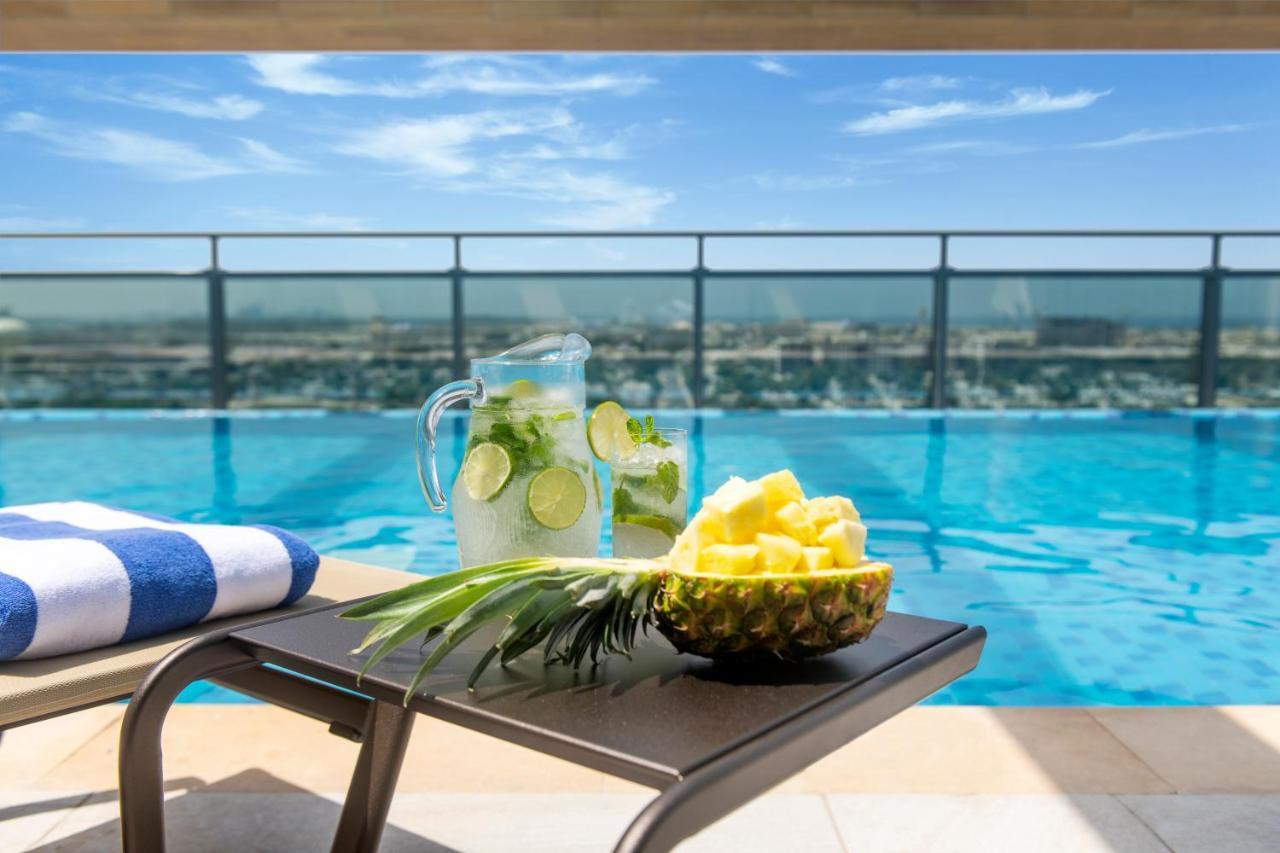 Swissotel Living Jeddah Ngoại thất bức ảnh The pool at the hotel