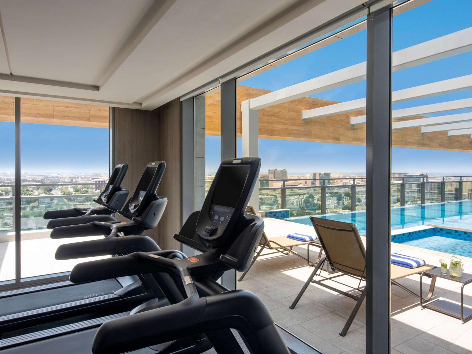 Swissotel Living Jeddah Ngoại thất bức ảnh The gym at the hotel