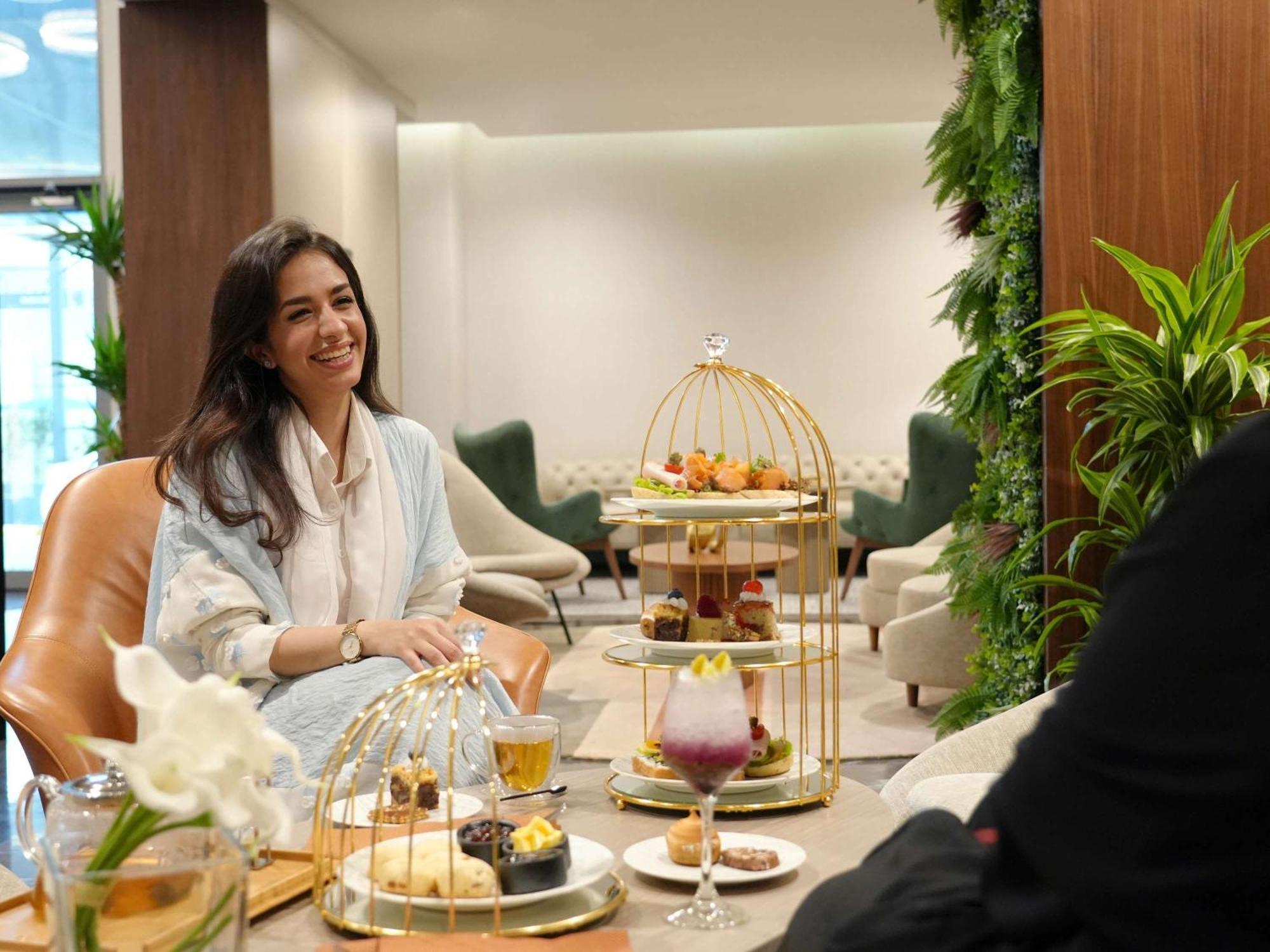 Swissotel Living Jeddah Ngoại thất bức ảnh The Lounge at the airport