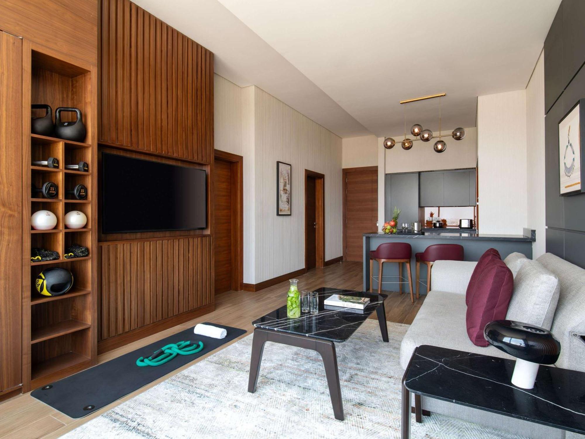 Swissotel Living Jeddah Ngoại thất bức ảnh The interior of a typical apartment at The Standard East Village